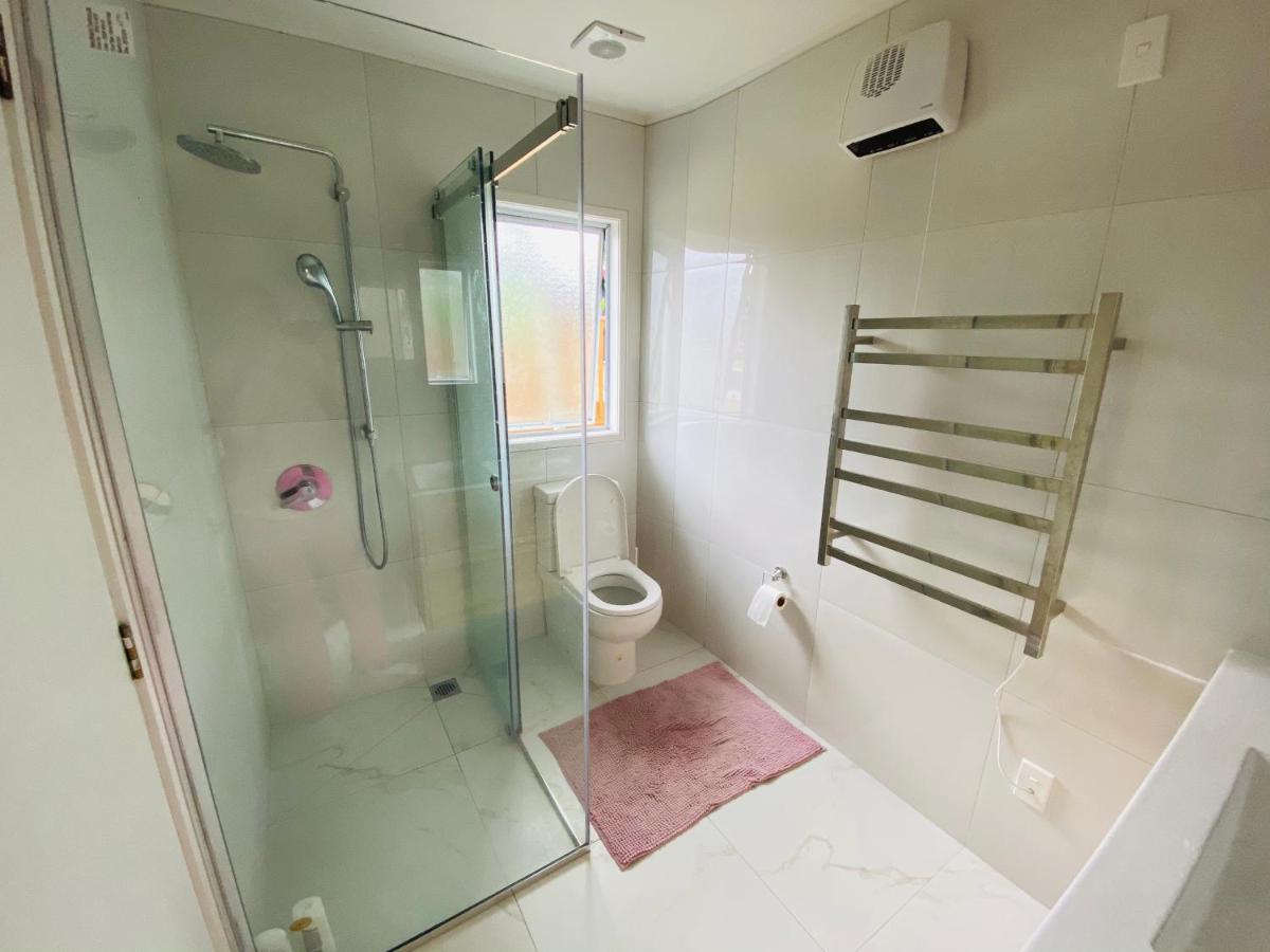 Oakparkvilla Seaviewfamilyroom Kingroom Queenroom-Wifi (Adults Only) Auckland Værelse billede